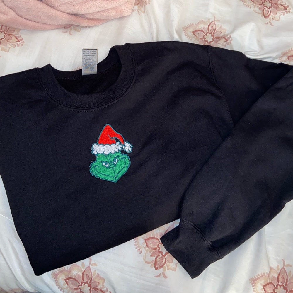 THE GRINCH EMBROIDERED CREW NECK SWEATER